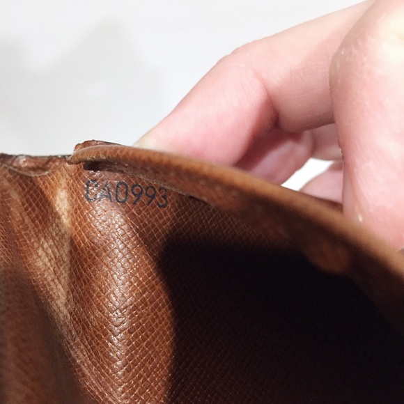 Louis Vuitton brown monogram canvas wallet - Picture 7 of 8